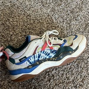 Vans shoes! In decent condition. I’ve worn them about 3 or 4 times!